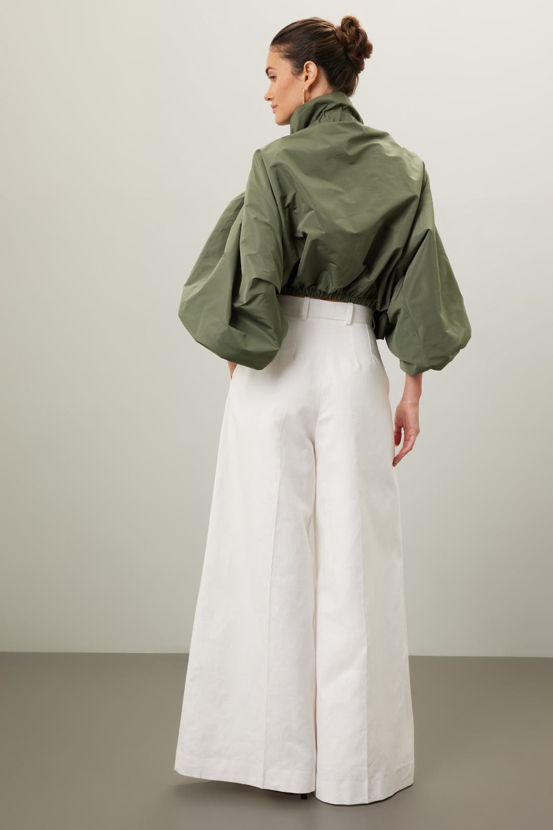 NINA RICCI ニナリッチ パンツ 25 Wide-leg pants1016332 NINA RICCI Pleated cady wide-leg pants | NET-A-PORTER