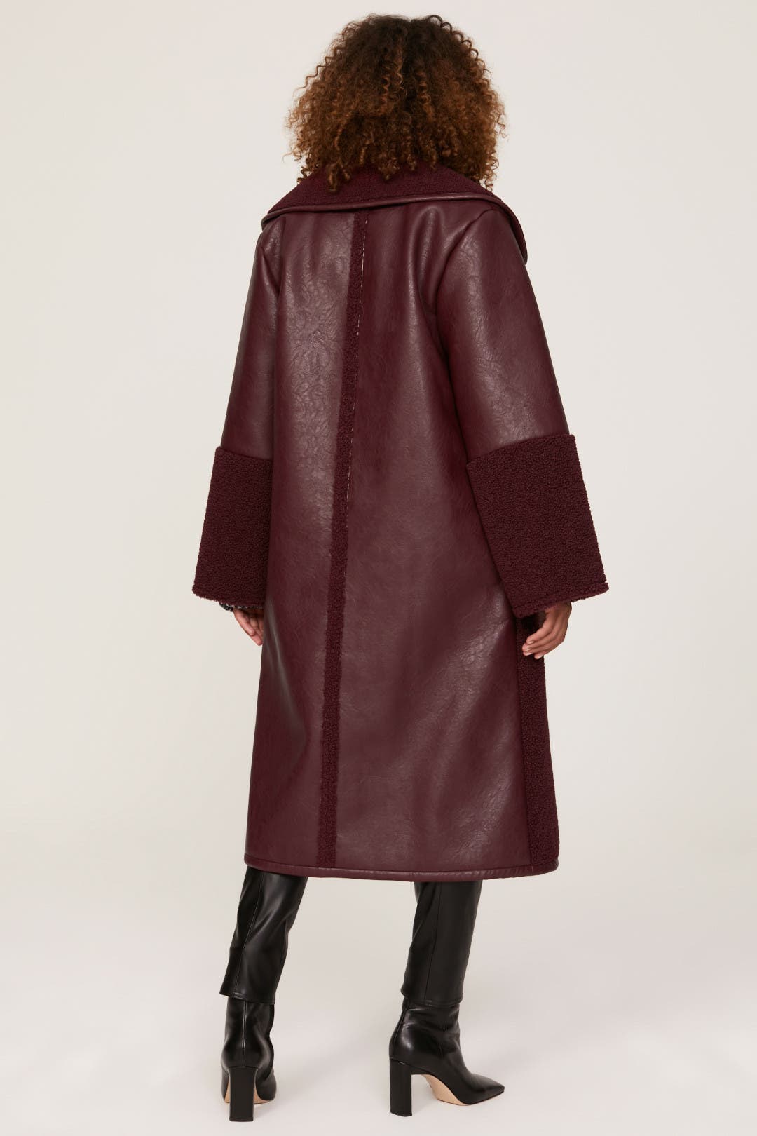 マロン【不良あり】THE TOE Tiergarten Coat Maroon Shearling Coat by Baum und Pferdgarten | Rent the Runway
