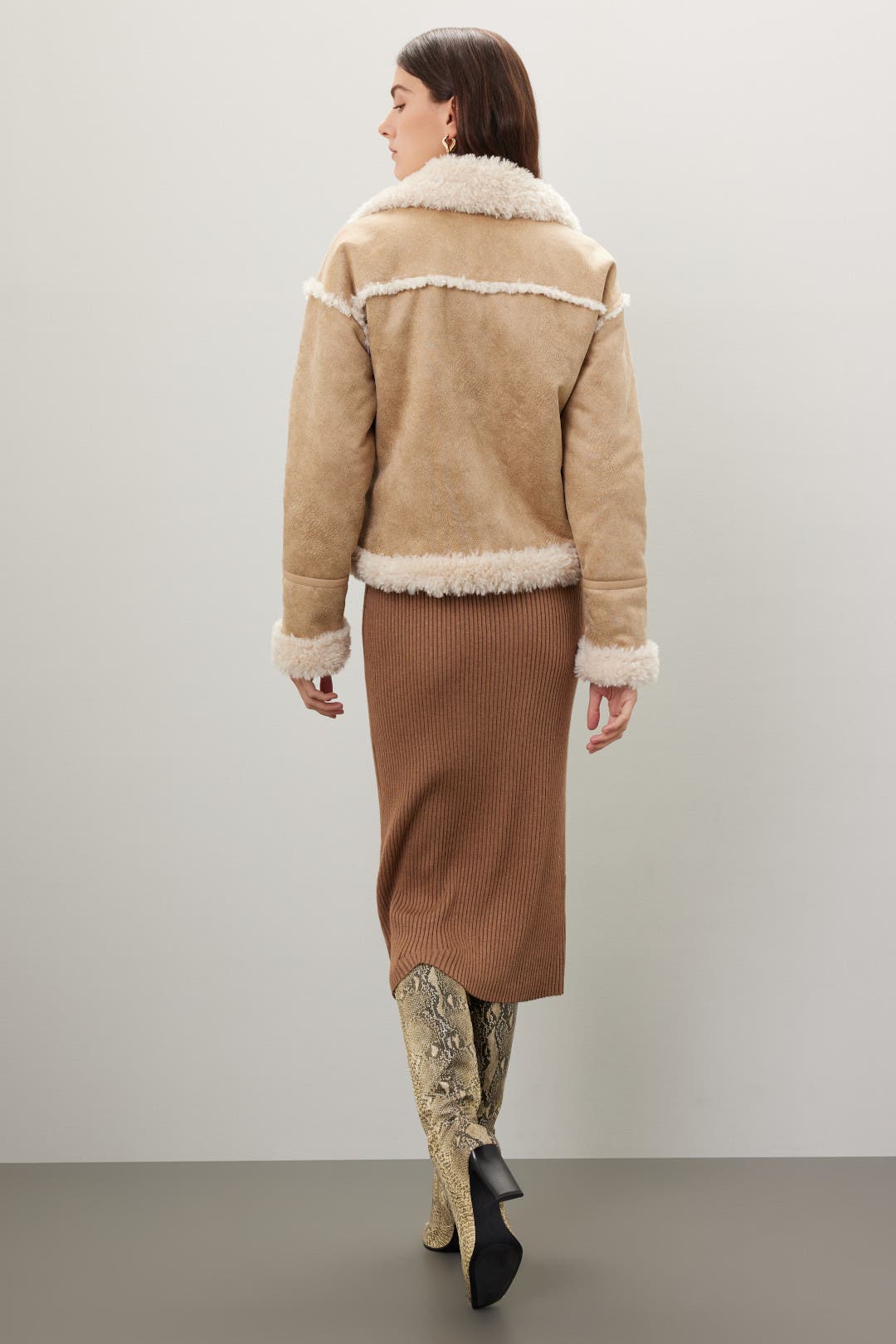コート LOW CLASSIC : 24FW / SHORT SHEARLING REVERSIBLE COAT HALFBOY Shearling coat with pockets | Women's Clothing | Vitkac