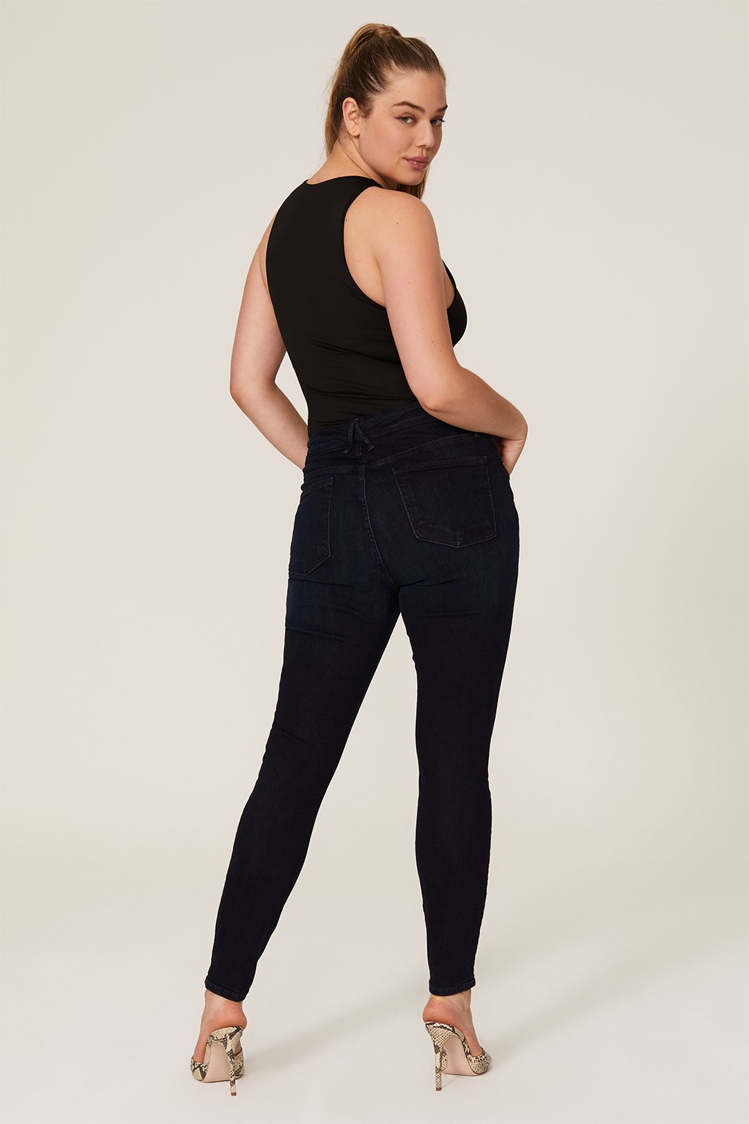 Good Legs Skinny Jeans by GOOD AMERICAN 7