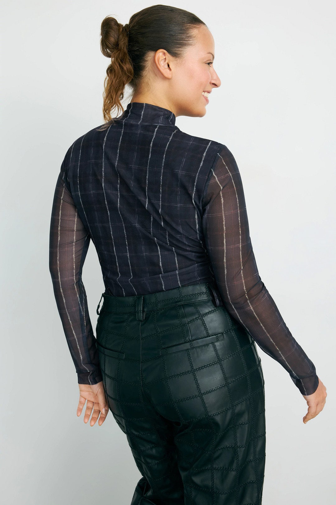 Jodi Plaid Mesh Top by Baum und Pferdgarten 7