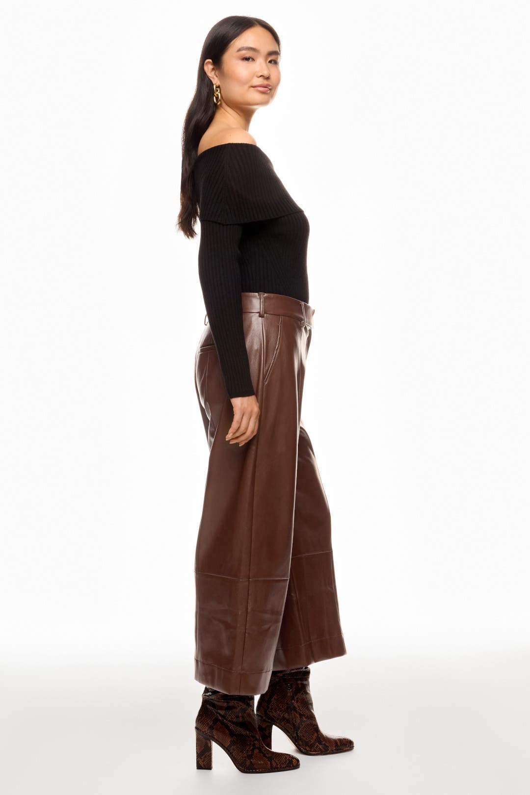 ★2023FW新作★LUV IS TRUE★CH WIDE PANTS Wide Leg Cropped Faux Leather Trousers by Jason Wu x RTR