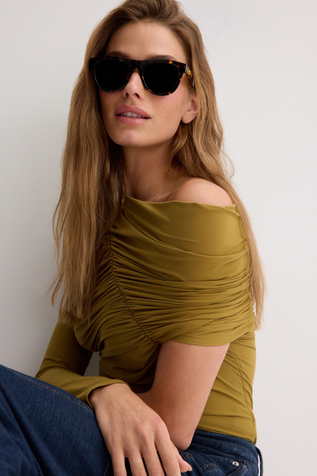 Round/Oval Sunglasses by Bottega Veneta 0