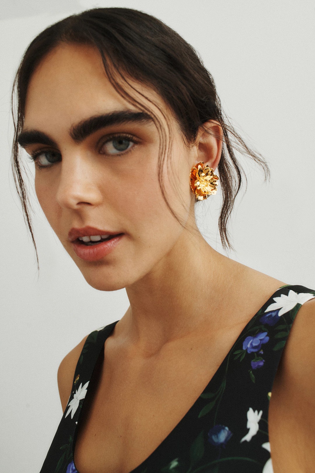Small Peony Stud Earrings by Oscar de la Renta 0