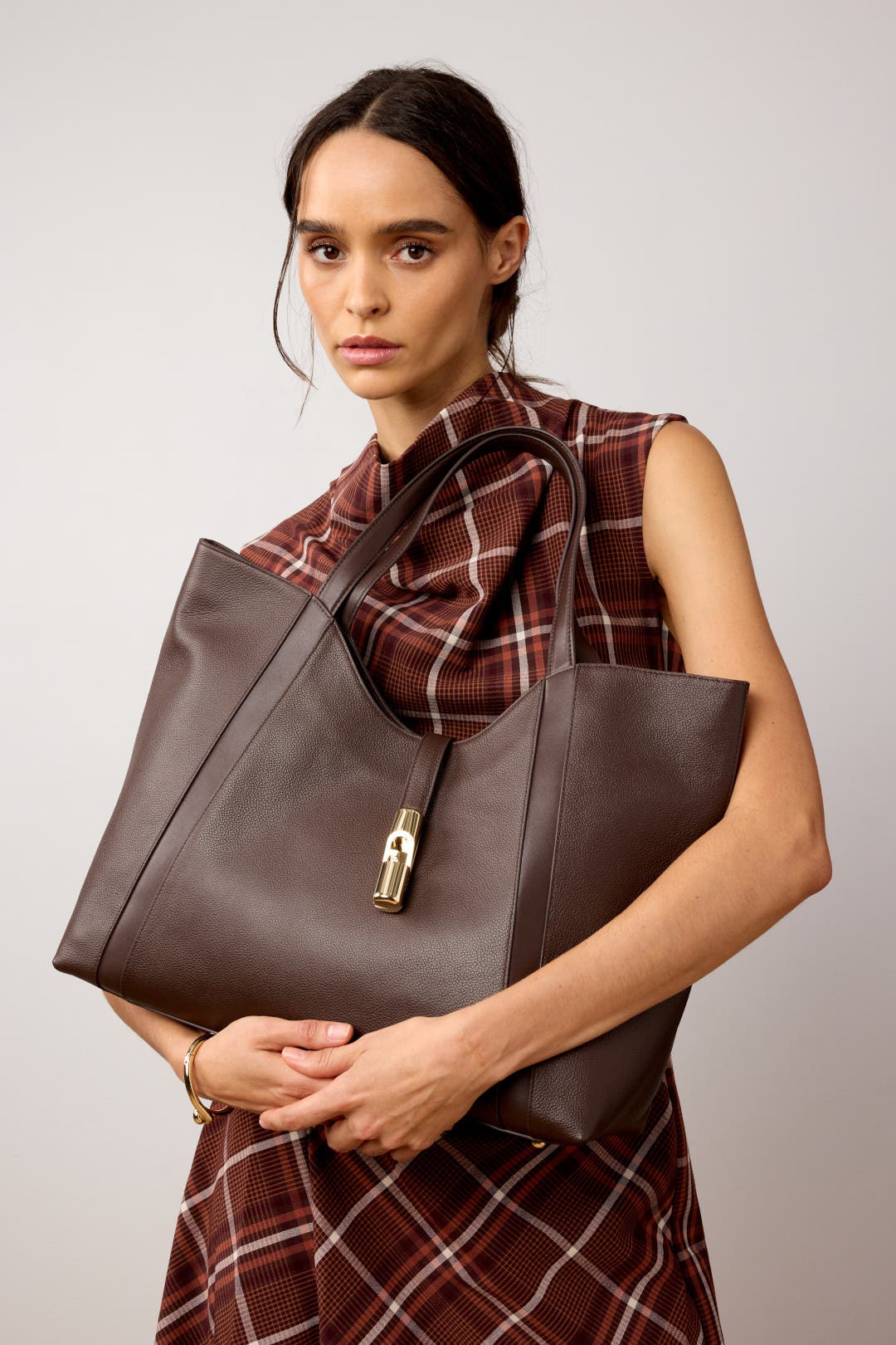 トートバッグ Furla  Goccia Xl Hobo Bag Shoulder Bag XL NERO Furla Goccia | Furla US