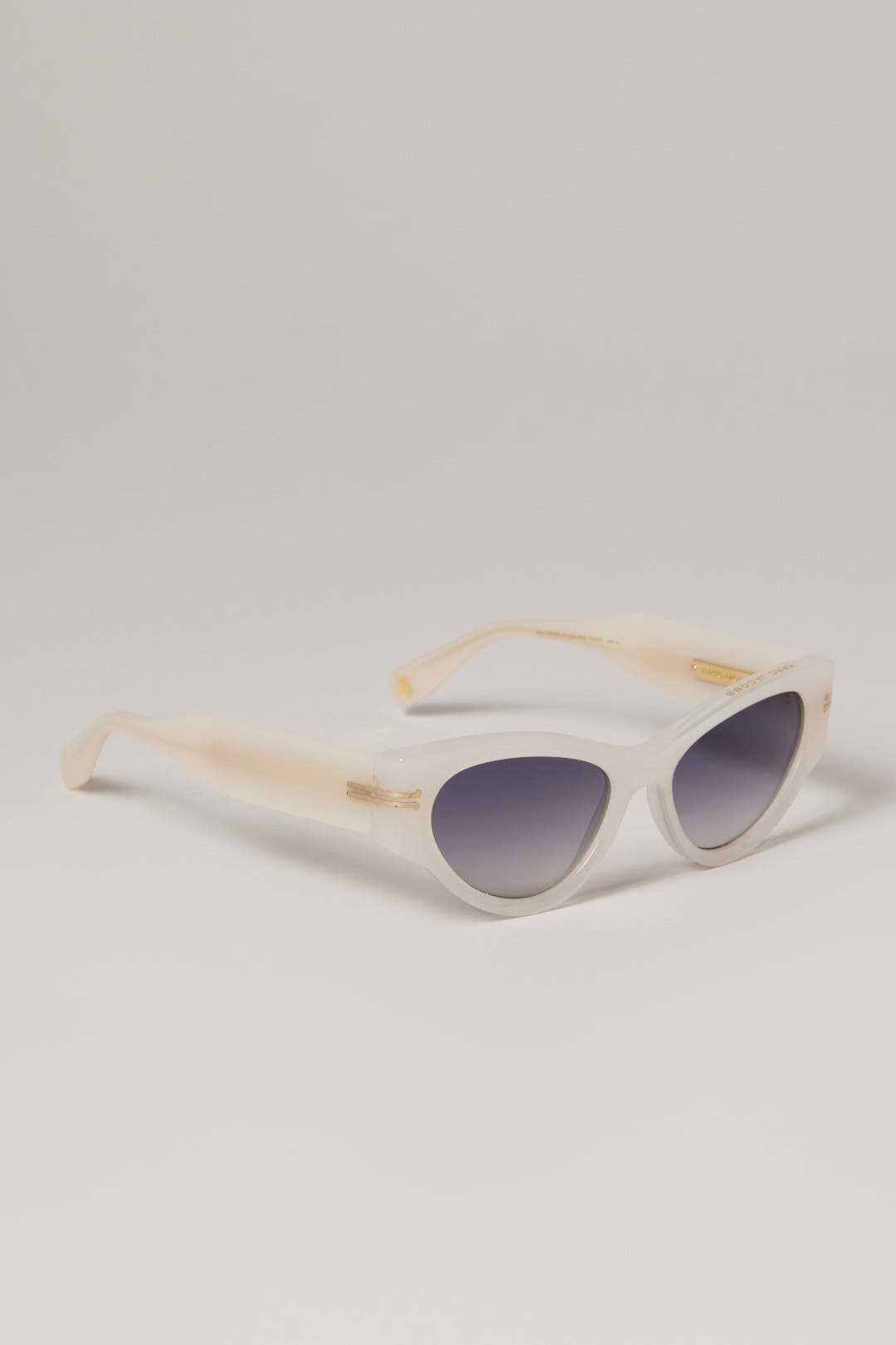 Marc Jacobs キャットアイフレムサンクラス MJ1082S 789 Marc Jacobs White Cat-Eye Sunglasses Marc Jacobs