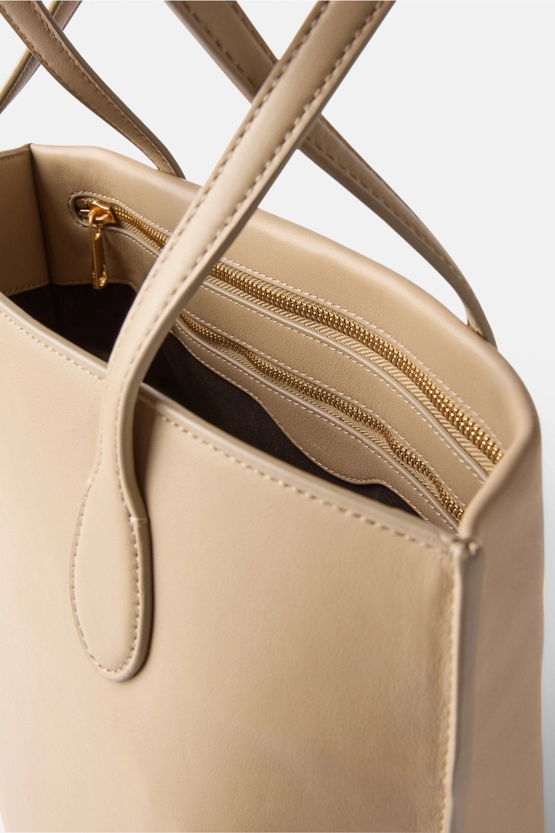 Smooth Nappa Athene Tote by VINCE. Handbags 2