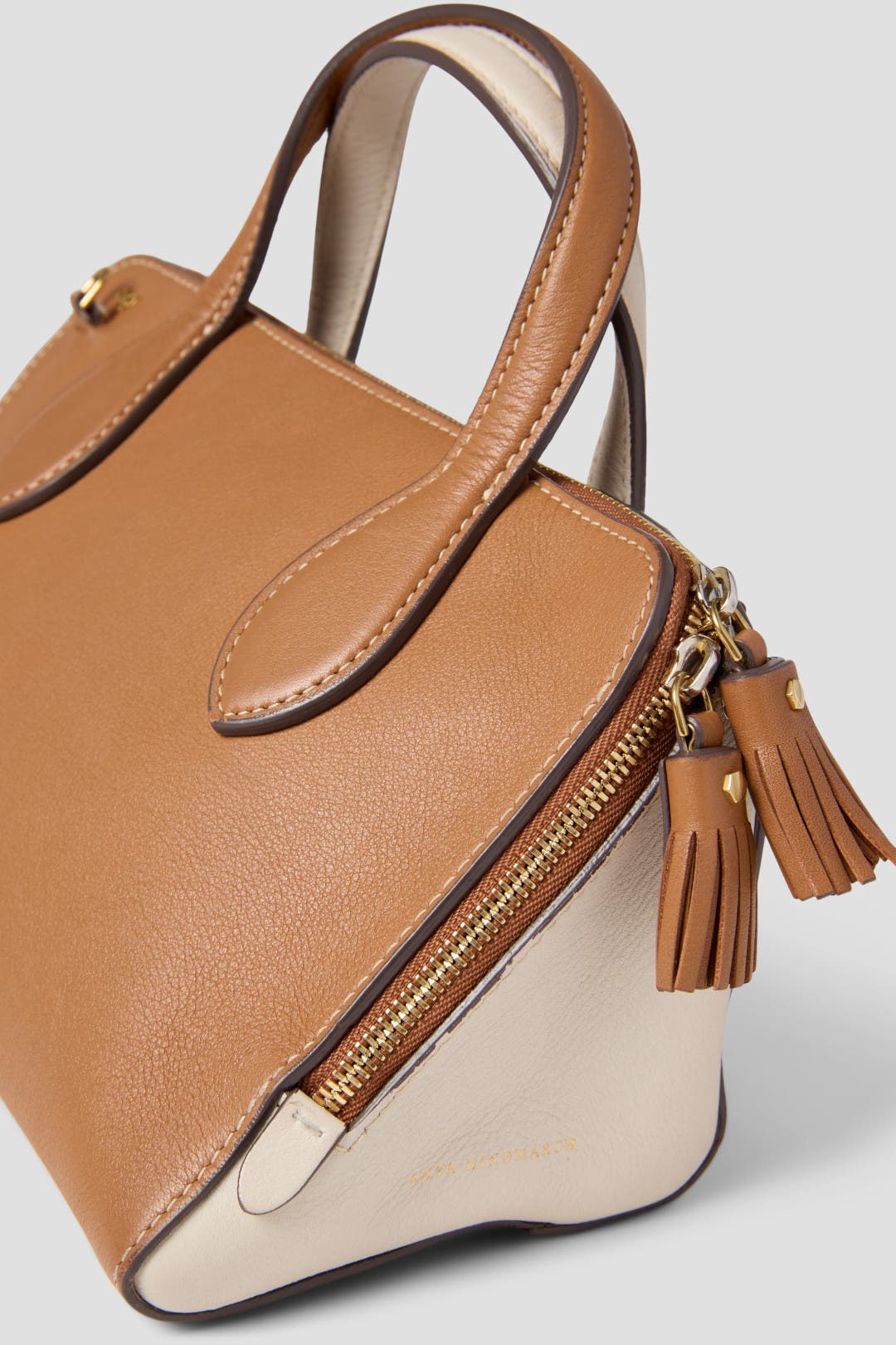 ★ANYA HINDMARCH★THE WEDG 2WAY ハンドバッグ ☆ANYA HINDMARCH☆THE WEDG 2WAY ハンドバッグ (Anya Hindmarch