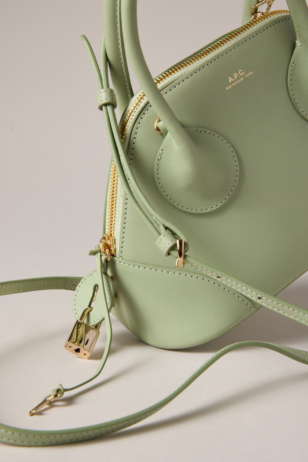 APC★EMMA Shoulder Bag★丈夫で上品なデザイン★限定Sale Emma Small Bag A.P. C. Women Top Handle Shoulder Hand Bag