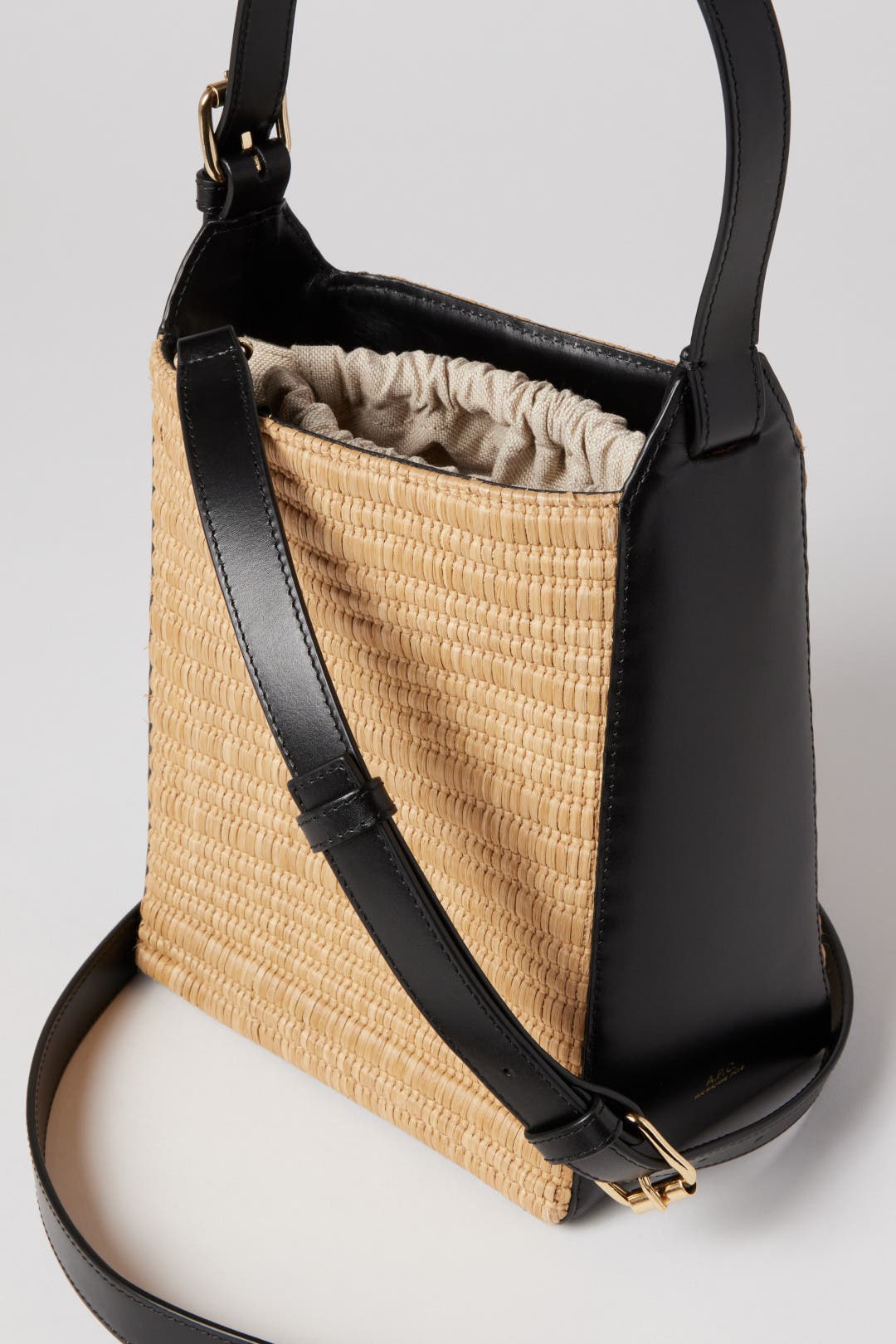 【関税込み】A.P.C. ブラック Virginie Box バッグ Virginie Flap bag | Smooth box leather | A.P.C. Accessories
