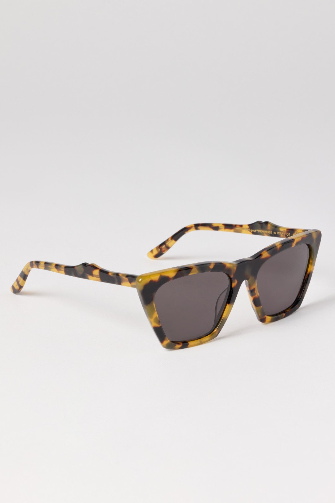 Tortoise Lisbon Sunglasses by Illesteva 1